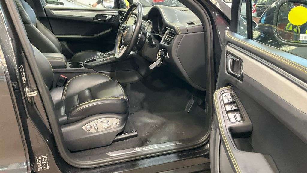 A 2021 PORSCHE MACAN 3.0T V6 S SUV 5dr Petrol PDK 4WD Euro 6 (s/s) (354 ps) 1 OWNER FROM NEW + M A 2021 PORSCHE MACAN 3.0T V6 S SUV 5dr Petrol PDK 4WD Euro 6 (s/s) (354 ps) 1 OWNER FROM NEW + M