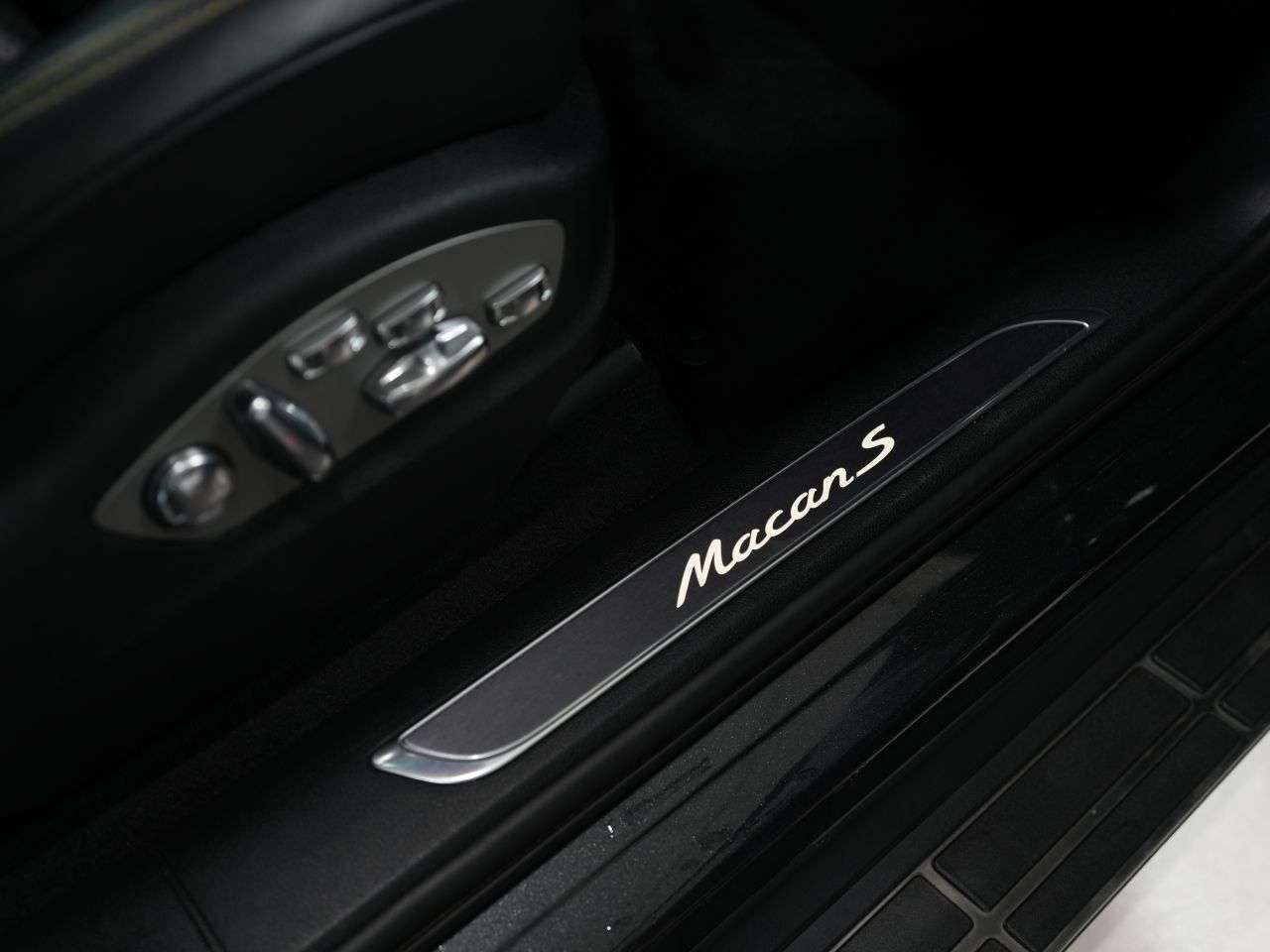 2021 PORSCHE MACAN 2021 PORSCHE MACAN