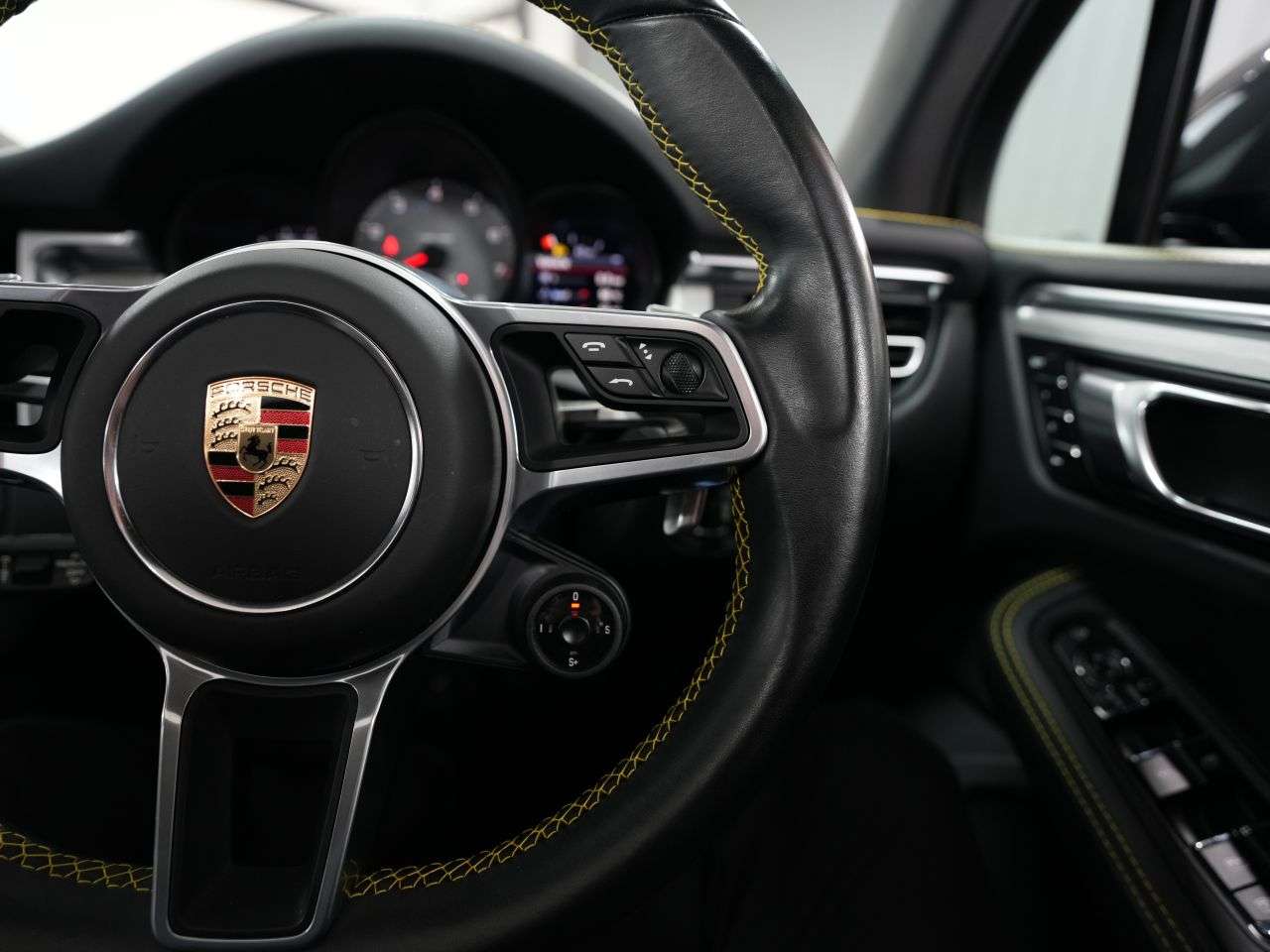 2021 PORSCHE MACAN 2021 PORSCHE MACAN