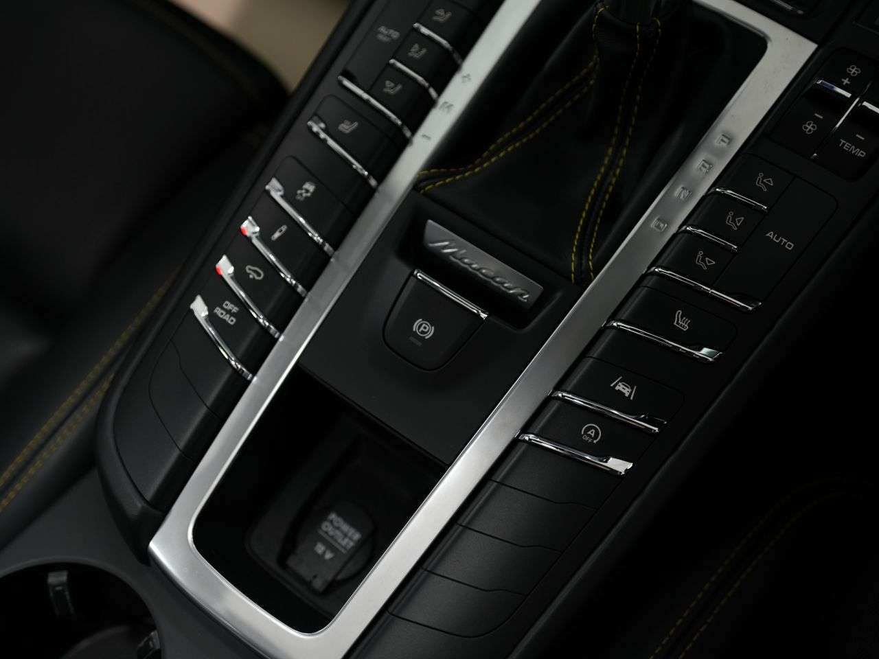 2021 PORSCHE MACAN 2021 PORSCHE MACAN