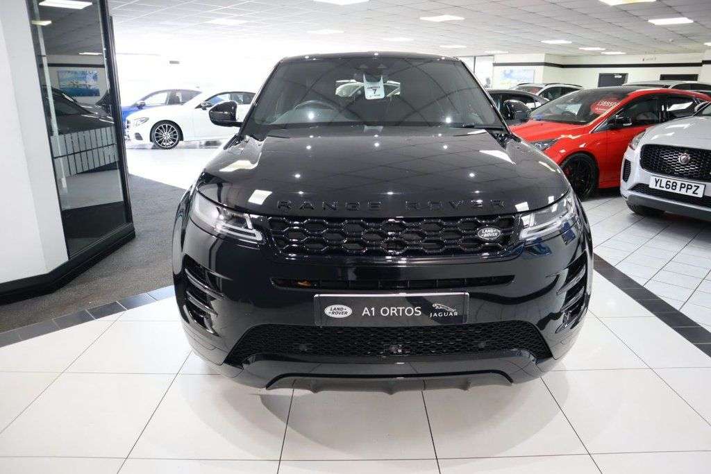 A 2019 LAND ROVER RANGE ROVER EVOQUE 2.0 D180 R-Dynamic SE SUV 5dr Diesel Auto 4WD Euro 6 (s/s) (180 ps) 1 FORME A 2019 LAND ROVER RANGE ROVER EVOQUE 2.0 D180 R-Dynamic SE SUV 5dr Diesel Auto 4WD Euro 6 (s/s) (180 ps) 1 FORME