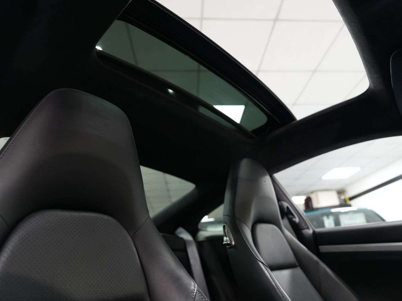 A 2016 PORSCHE 911 3.0T 991 Carrera 4 Coupe 2dr Petrol PDK 4WD Euro 6 (s/s) (370 ps) ICONIC GT A 2016 PORSCHE 911 3.0T 991 Carrera 4 Coupe 2dr Petrol PDK 4WD Euro 6 (s/s) (370 ps) ICONIC GT