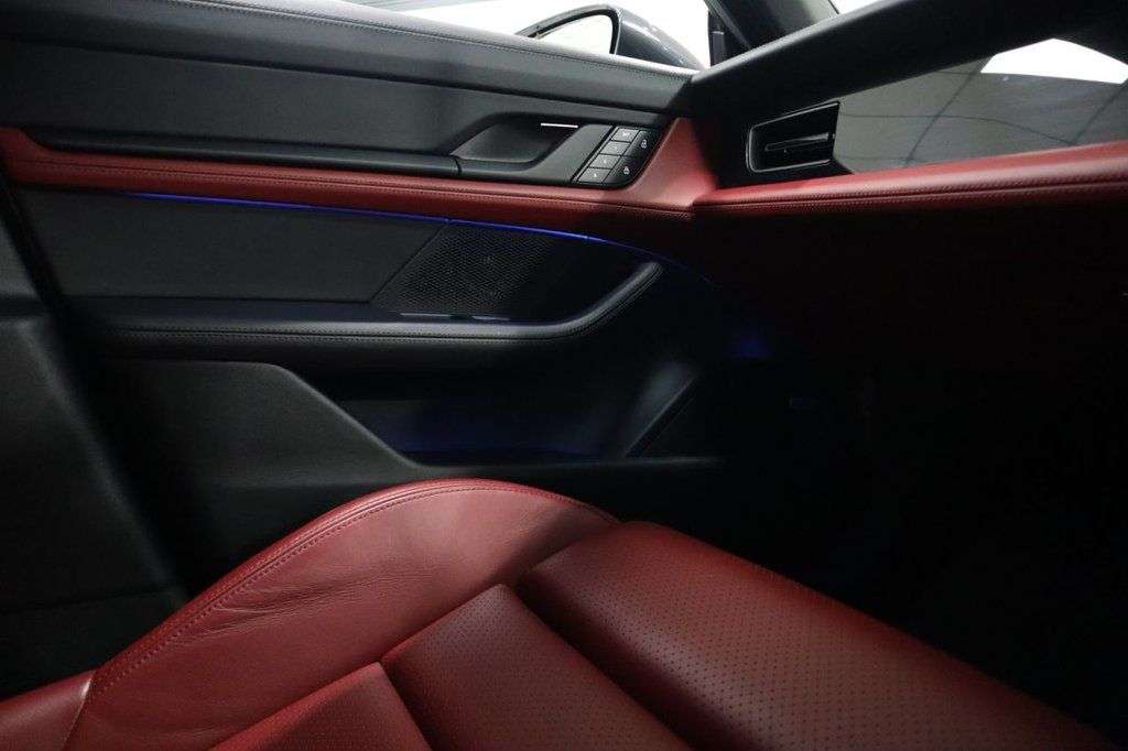 2022 PORSCHE TAYCAN 2022 PORSCHE TAYCAN