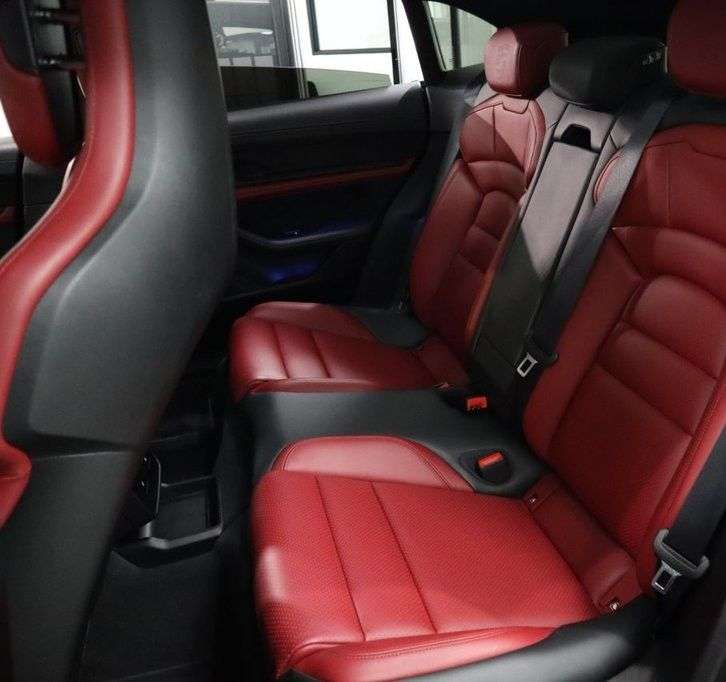 2022 PORSCHE TAYCAN 2022 PORSCHE TAYCAN