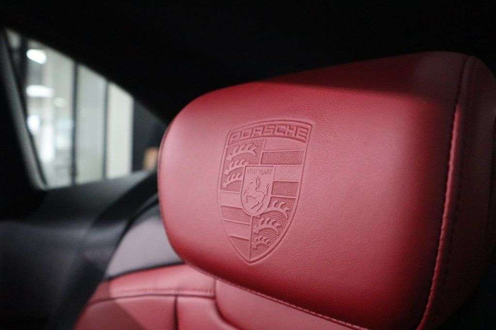 2022 PORSCHE TAYCAN 2022 PORSCHE TAYCAN