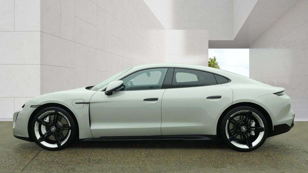 2022 PORSCHE TAYCAN 2022 PORSCHE TAYCAN