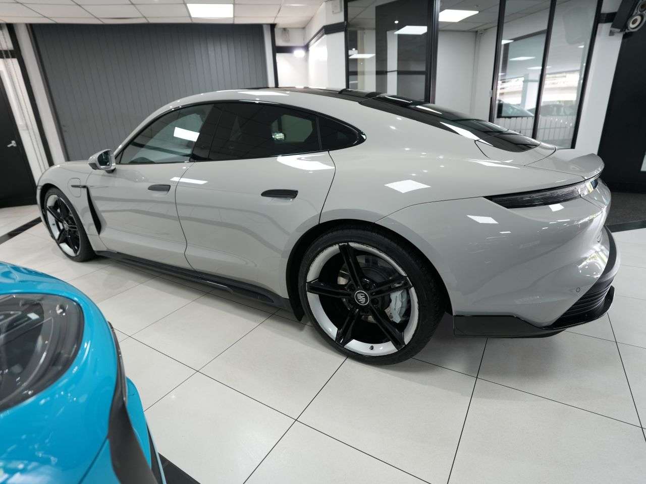 2022 PORSCHE TAYCAN 2022 PORSCHE TAYCAN