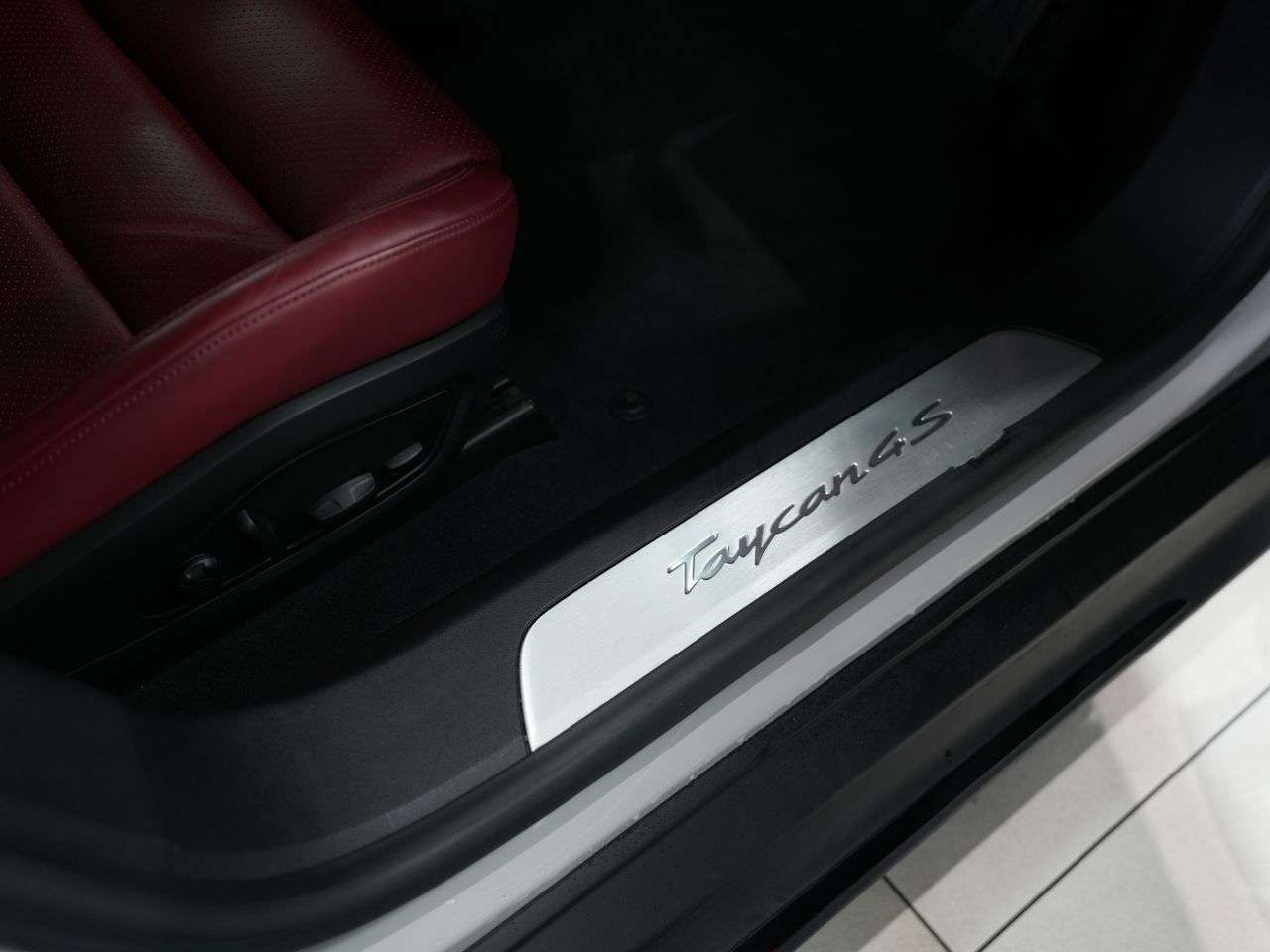 2022 PORSCHE TAYCAN 2022 PORSCHE TAYCAN