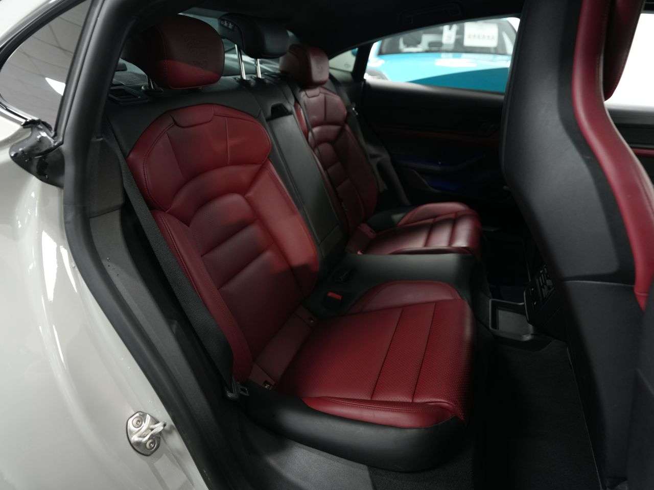 2022 PORSCHE TAYCAN 2022 PORSCHE TAYCAN