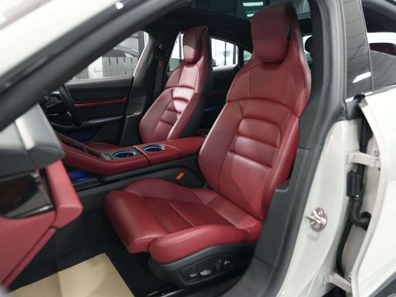 2022 PORSCHE TAYCAN 2022 PORSCHE TAYCAN