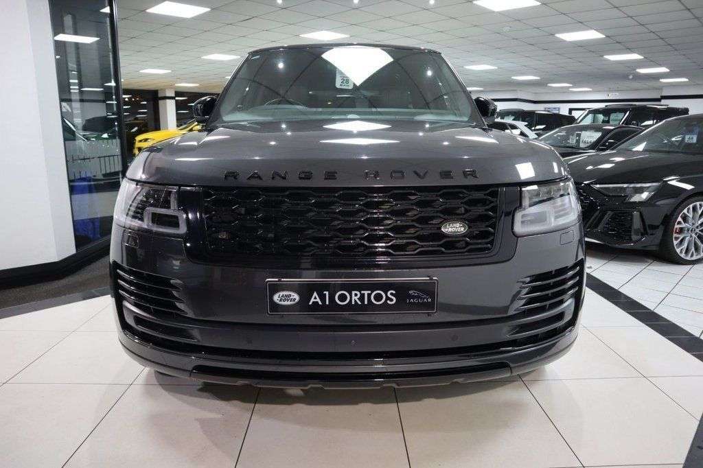 A 2024 LAND ROVER RANGE ROVER 3.0 SD V6 Vogue SUV 5dr Diesel Auto 4WD Euro 6 (s/s) (275 ps) AMAZING SPEC A 2024 LAND ROVER RANGE ROVER 3.0 SD V6 Vogue SUV 5dr Diesel Auto 4WD Euro 6 (s/s) (275 ps) AMAZING SPEC