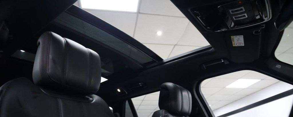 A 2024 LAND ROVER RANGE ROVER 3.0 SD V6 Vogue SUV 5dr Diesel Auto 4WD Euro 6 (s/s) (275 ps) AMAZING SPEC A 2024 LAND ROVER RANGE ROVER 3.0 SD V6 Vogue SUV 5dr Diesel Auto 4WD Euro 6 (s/s) (275 ps) AMAZING SPEC