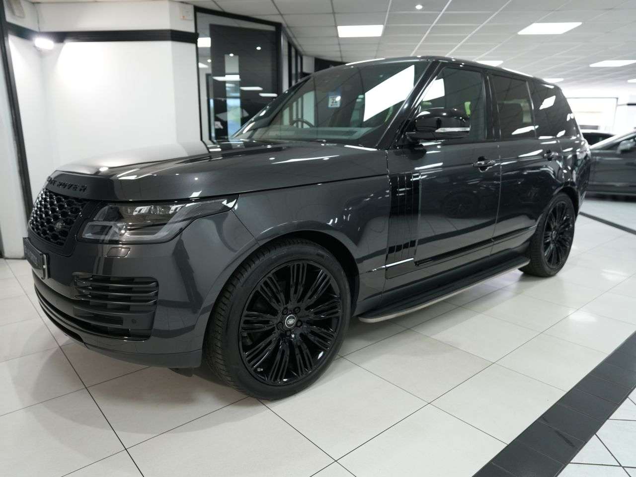 A 2020 LAND ROVER RANGE ROVER 3.0 SD V6 Vogue SUV 5dr Diesel Auto 4WD Euro 6 (s/s) (275 ps) AMAZING SPEC A 2020 LAND ROVER RANGE ROVER 3.0 SD V6 Vogue SUV 5dr Diesel Auto 4WD Euro 6 (s/s) (275 ps) AMAZING SPEC