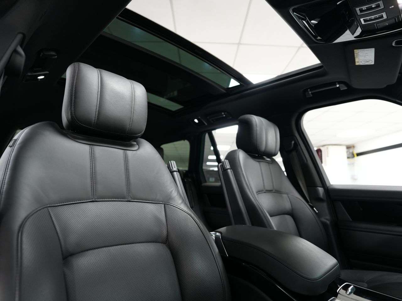 A 2020 LAND ROVER RANGE ROVER 3.0 SD V6 Vogue SUV 5dr Diesel Auto 4WD Euro 6 (s/s) (275 ps) AMAZING SPEC A 2020 LAND ROVER RANGE ROVER 3.0 SD V6 Vogue SUV 5dr Diesel Auto 4WD Euro 6 (s/s) (275 ps) AMAZING SPEC