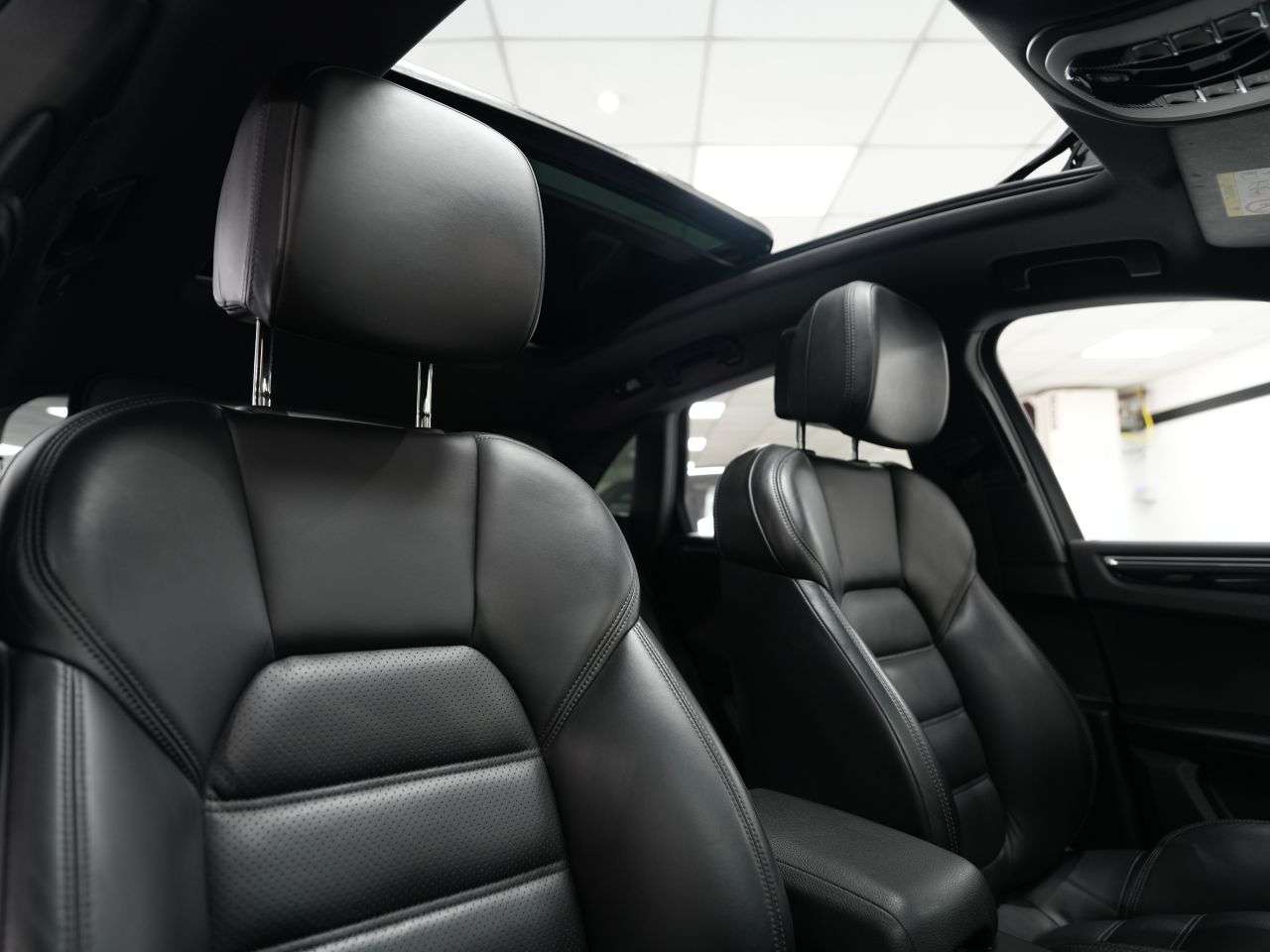 A 2021 PORSCHE MACAN 2.9T V6 S SUV 5dr Petrol PDK 4WD Euro 6 (s/s) (380 ps) 1 OWNER AMAZING EXAM A 2021 PORSCHE MACAN 2.9T V6 S SUV 5dr Petrol PDK 4WD Euro 6 (s/s) (380 ps) 1 OWNER AMAZING EXAM