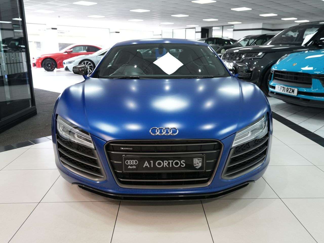 A 2013 AUDI R8 5.2 FSI V10 Plus Coupe 2dr Petrol S Tronic quattro Euro 5 (550 ps) BEAUTIFU A 2013 AUDI R8 5.2 FSI V10 Plus Coupe 2dr Petrol S Tronic quattro Euro 5 (550 ps) BEAUTIFU