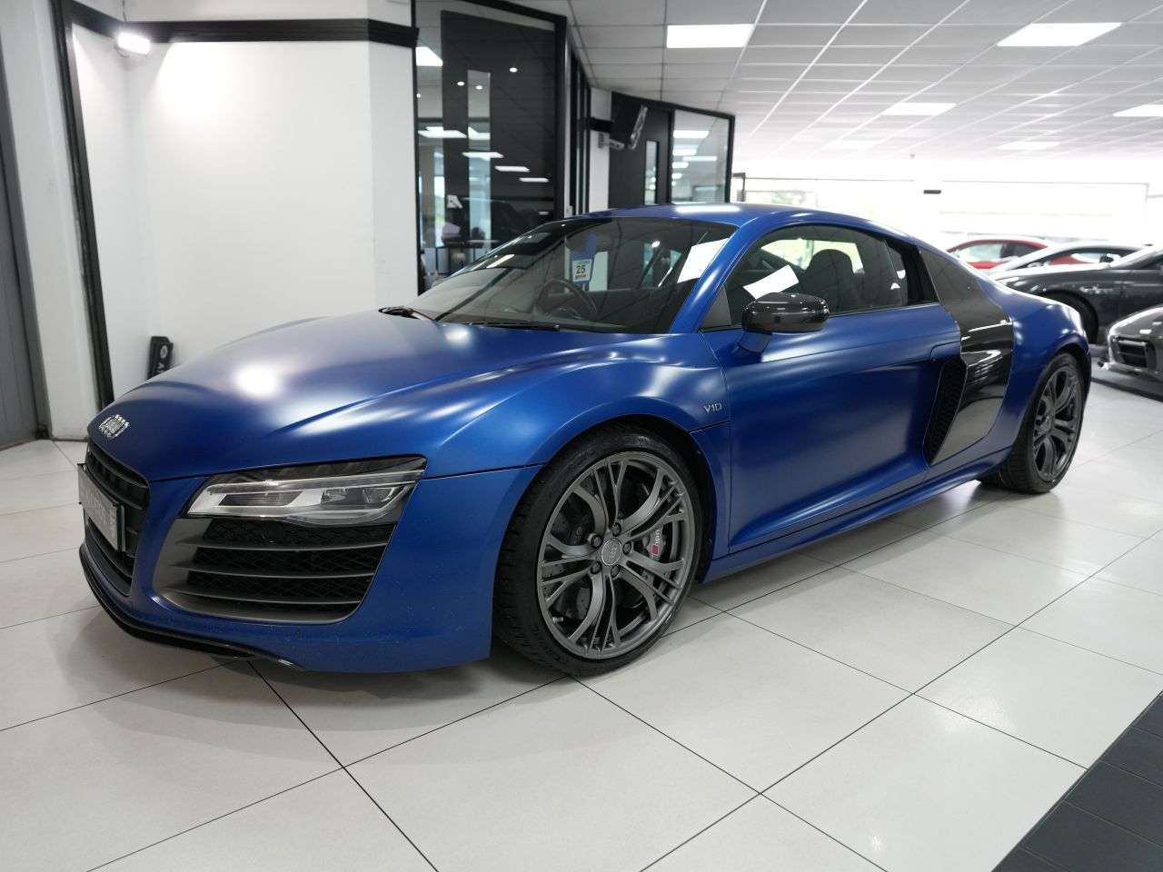 A 2013 AUDI R8 5.2 FSI V10 Plus Coupe 2dr Petrol S Tronic quattro Euro 5 (550 ps) BEAUTIFU A 2013 AUDI R8 5.2 FSI V10 Plus Coupe 2dr Petrol S Tronic quattro Euro 5 (550 ps) BEAUTIFU