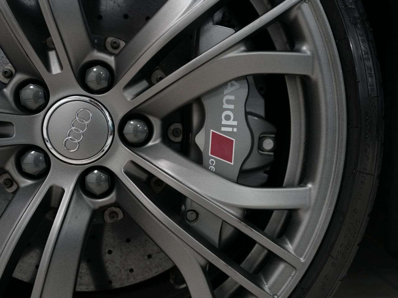 2013 AUDI R8 2013 AUDI R8
