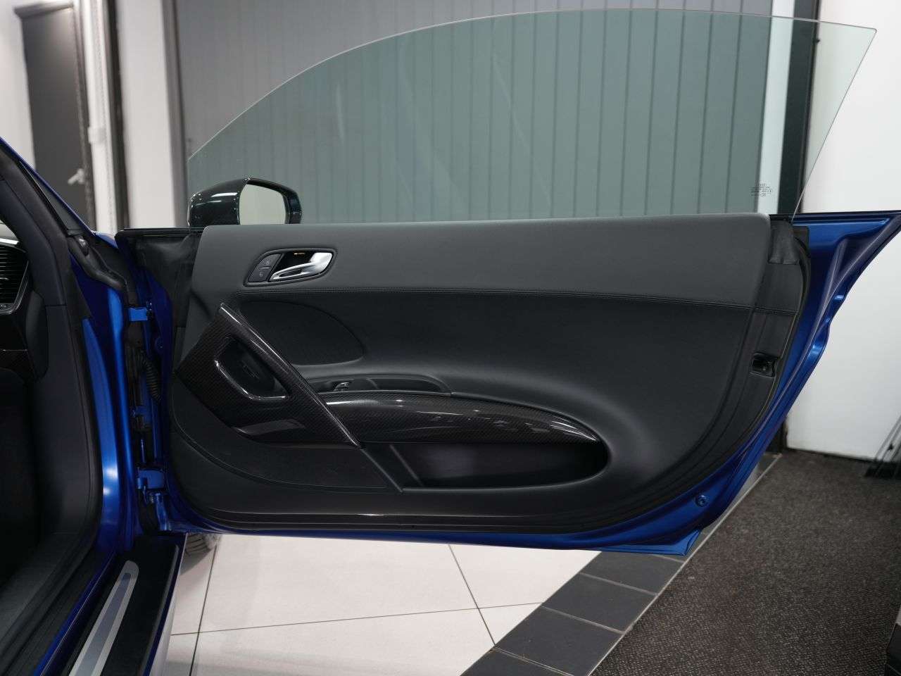 2013 AUDI R8 2013 AUDI R8