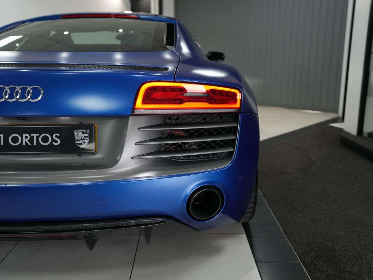 2013 AUDI R8 2013 AUDI R8