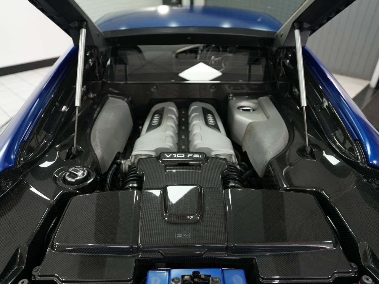 2013 AUDI R8 2013 AUDI R8