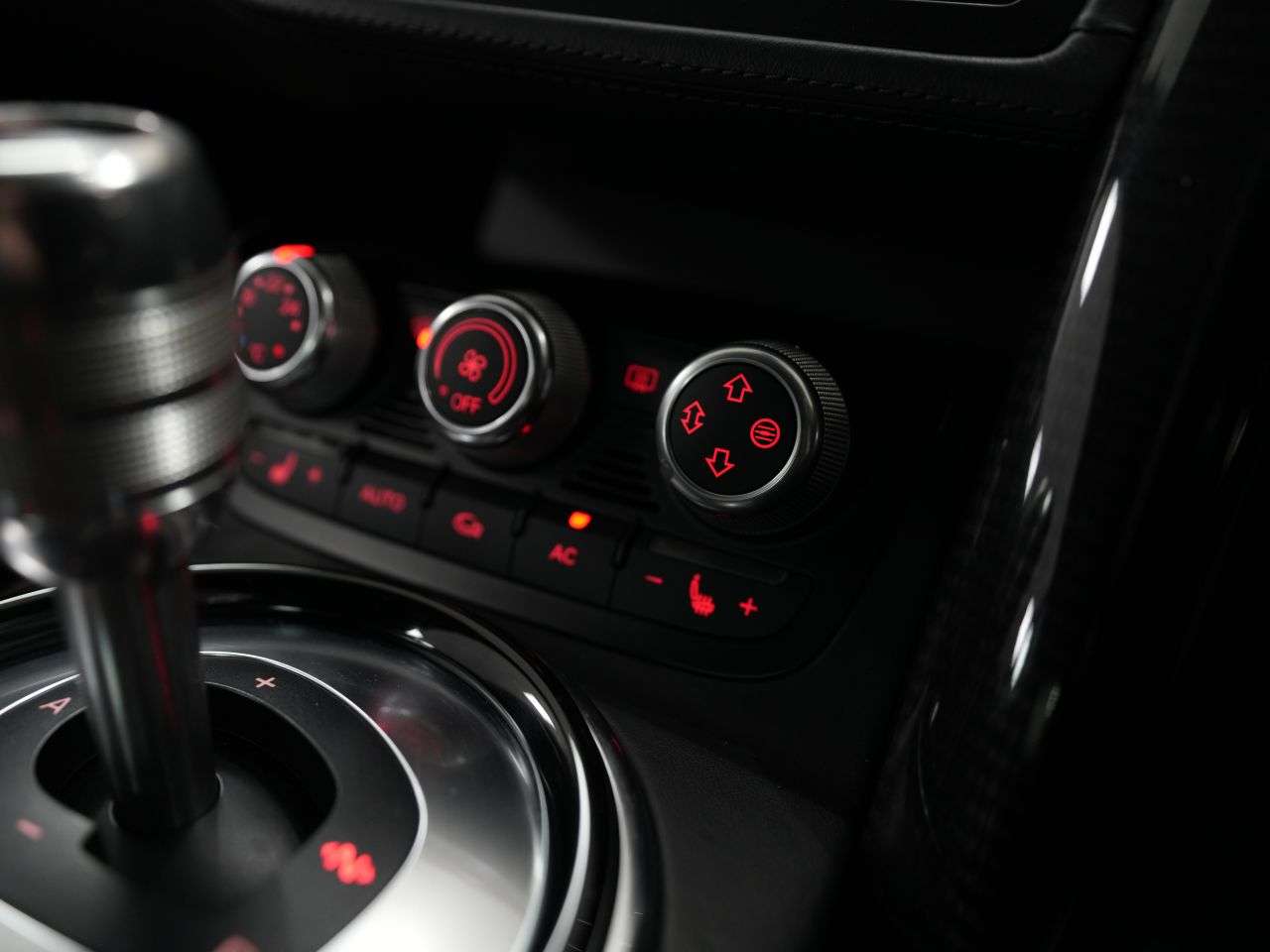 2013 AUDI R8 2013 AUDI R8