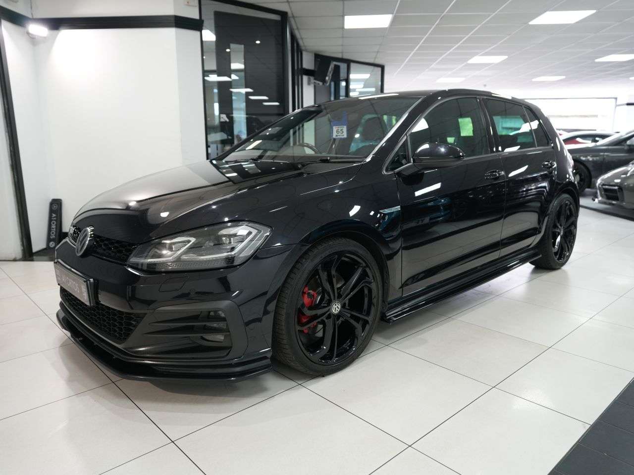 A 2017 VOLKSWAGEN GOLF 2.0 TDI BlueMotion Tech GTD Hatchback 5dr Diesel DSG Euro 6 (s/s) (184 ps) A 2017 VOLKSWAGEN GOLF 2.0 TDI BlueMotion Tech GTD Hatchback 5dr Diesel DSG Euro 6 (s/s) (184 ps)