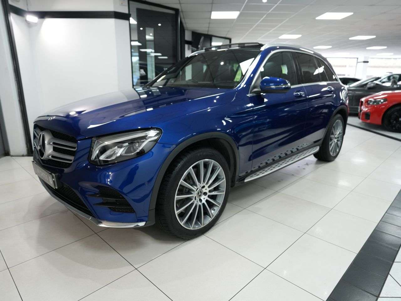 A 2018 MERCEDES-BENZ GLC 3.0 GLC350d V6 AMG Line (Premium) SUV 5dr Diesel G-Tronic 4MATIC Euro 6 (s/ A 2018 MERCEDES-BENZ GLC 3.0 GLC350d V6 AMG Line (Premium) SUV 5dr Diesel G-Tronic 4MATIC Euro 6 (s/