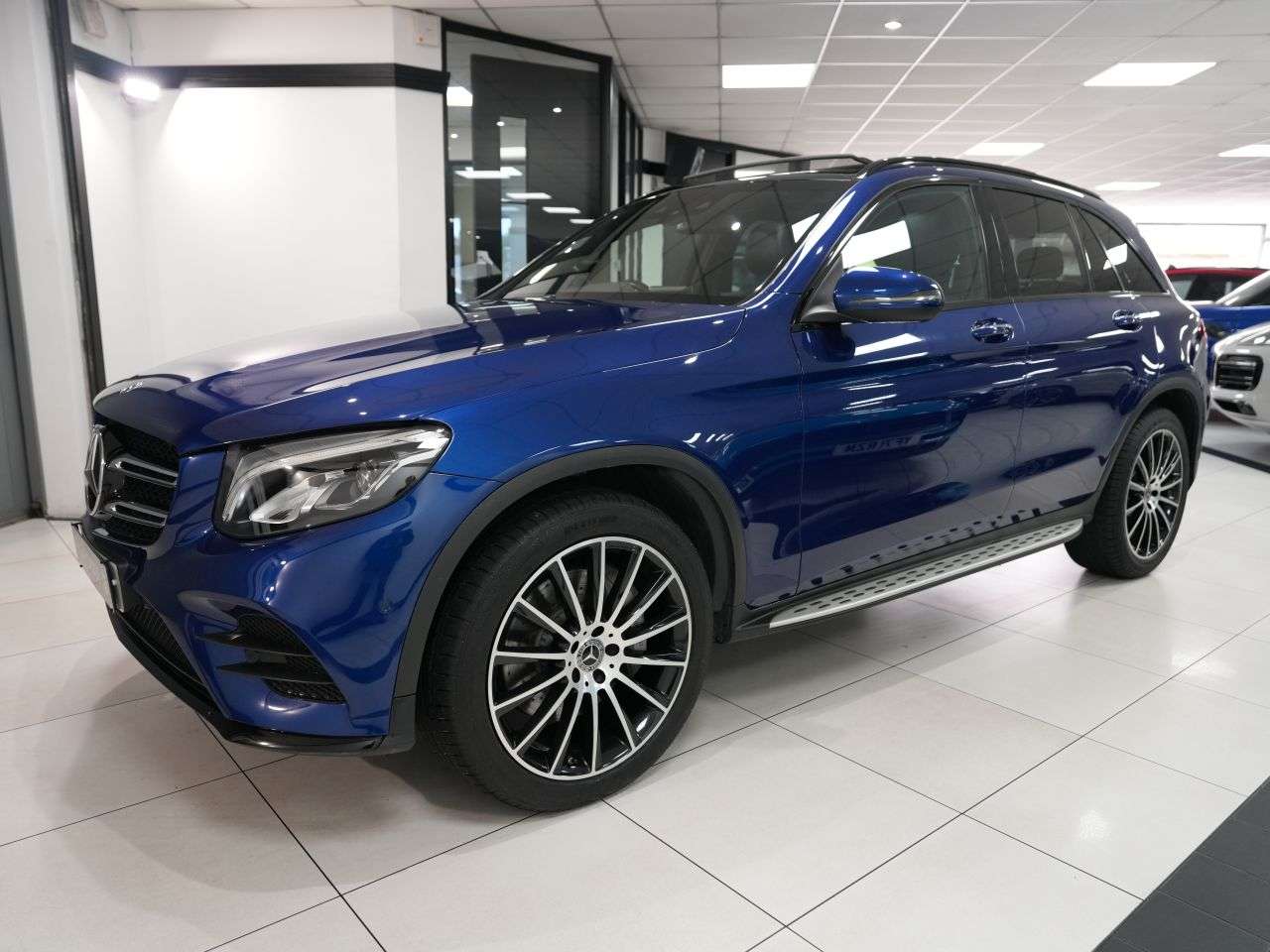 A 2018 MERCEDES-BENZ GLC 3.0 GLC350d V6 AMG Line (Premium) SUV 5dr Diesel G-Tronic 4MATIC Euro 6 (s/ A 2018 MERCEDES-BENZ GLC 3.0 GLC350d V6 AMG Line (Premium) SUV 5dr Diesel G-Tronic 4MATIC Euro 6 (s/