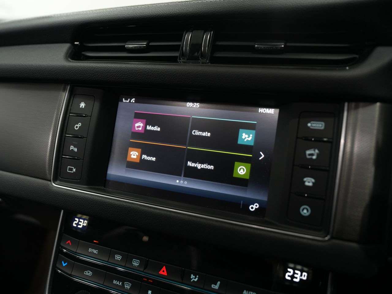 2016 JAGUAR XF 2016 JAGUAR XF