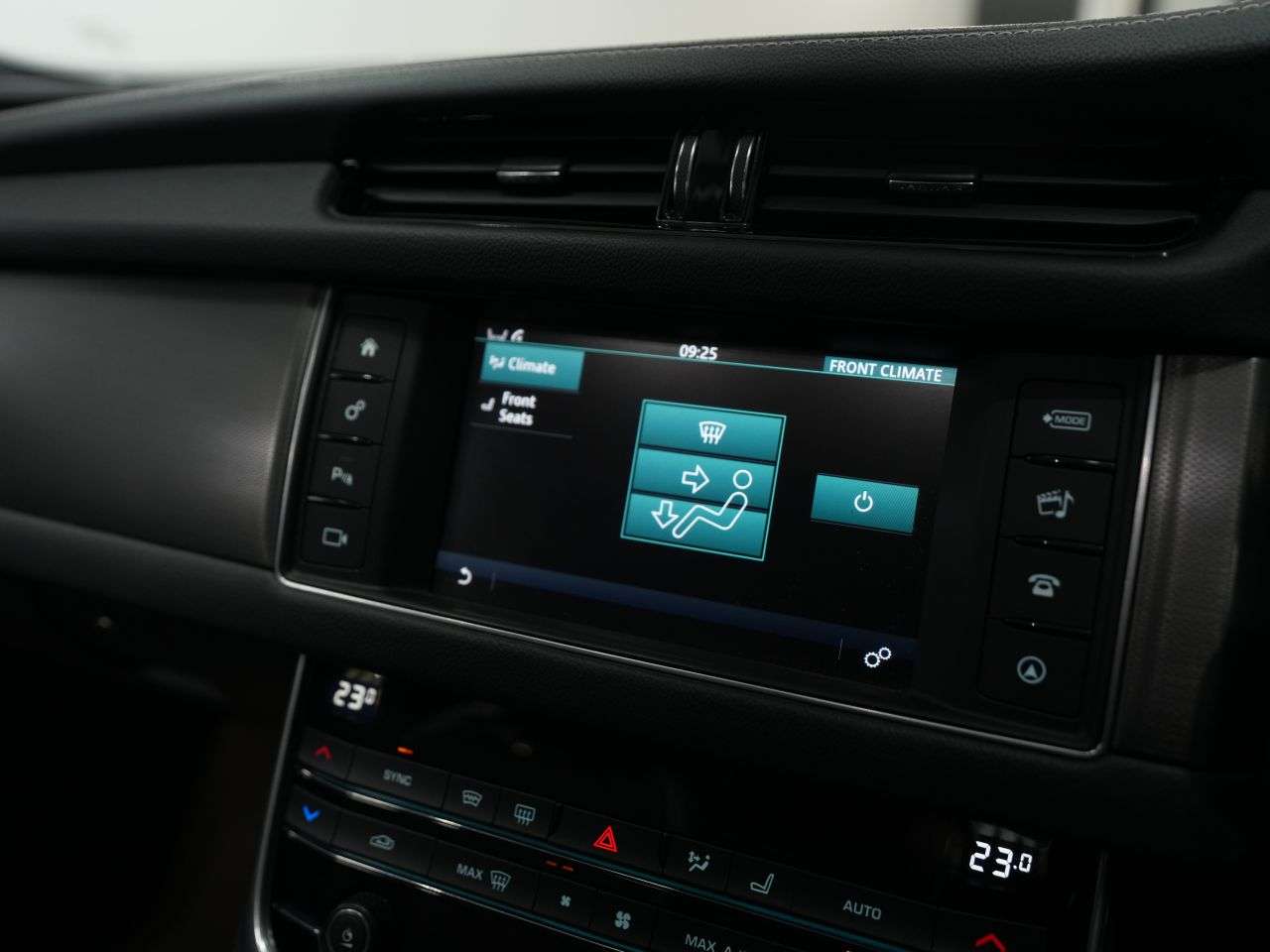 2016 JAGUAR XF 2016 JAGUAR XF