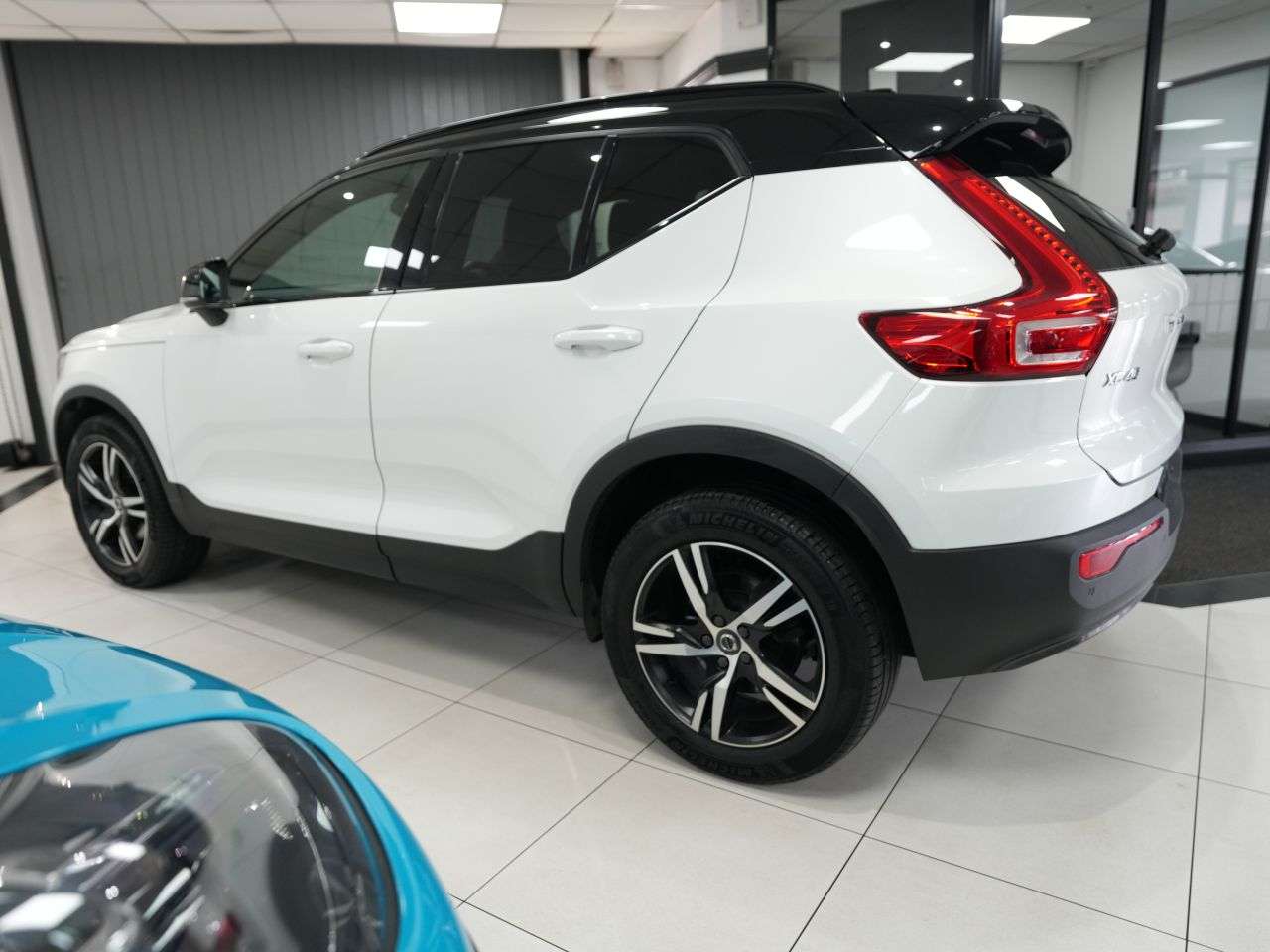2020 VOLVO XC40 2020 VOLVO XC40
