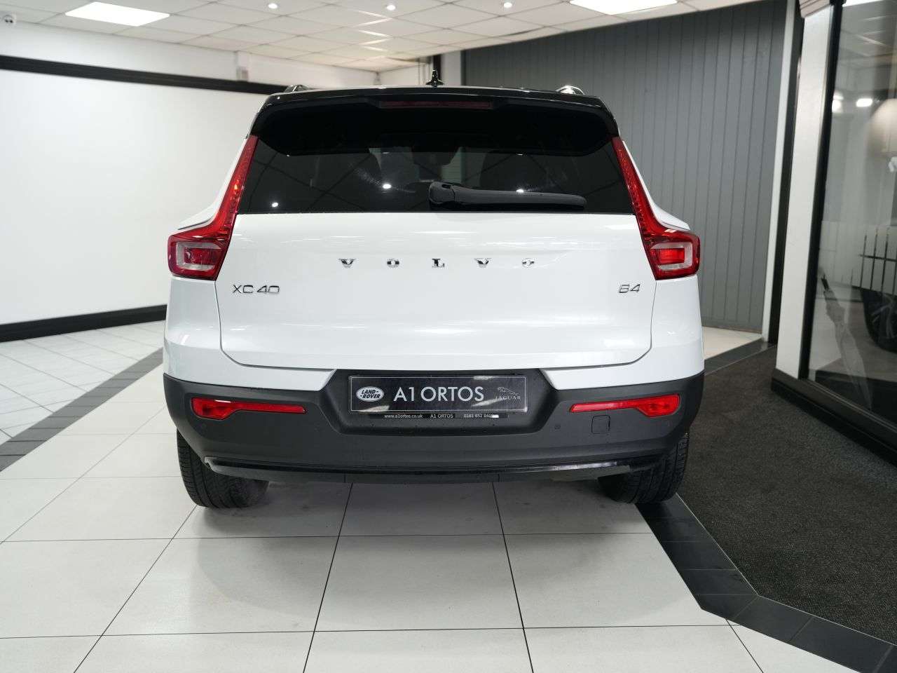 2020 VOLVO XC40 2020 VOLVO XC40