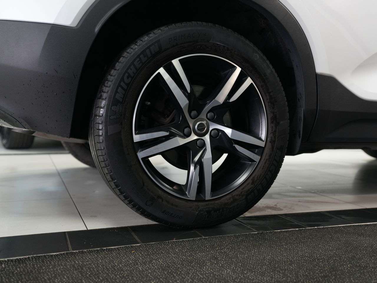 2020 VOLVO XC40 2020 VOLVO XC40
