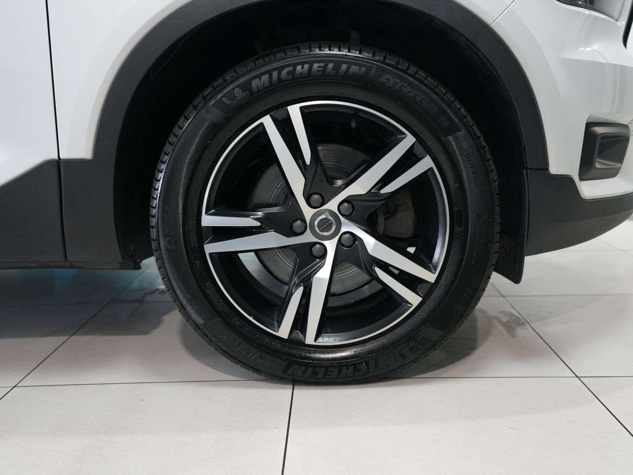 2020 VOLVO XC40 2020 VOLVO XC40