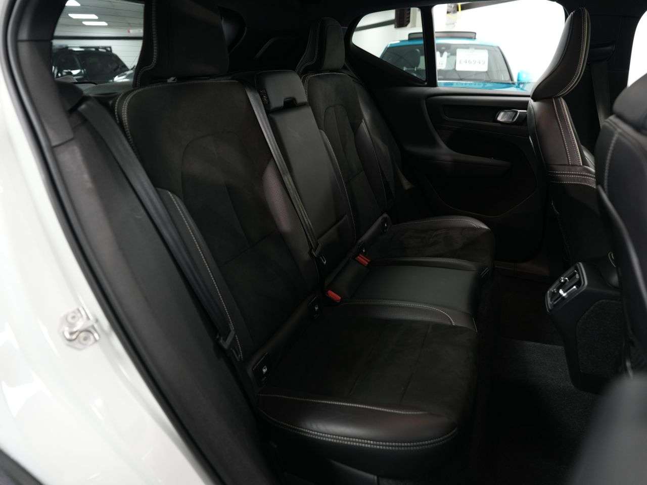 2020 VOLVO XC40 2020 VOLVO XC40