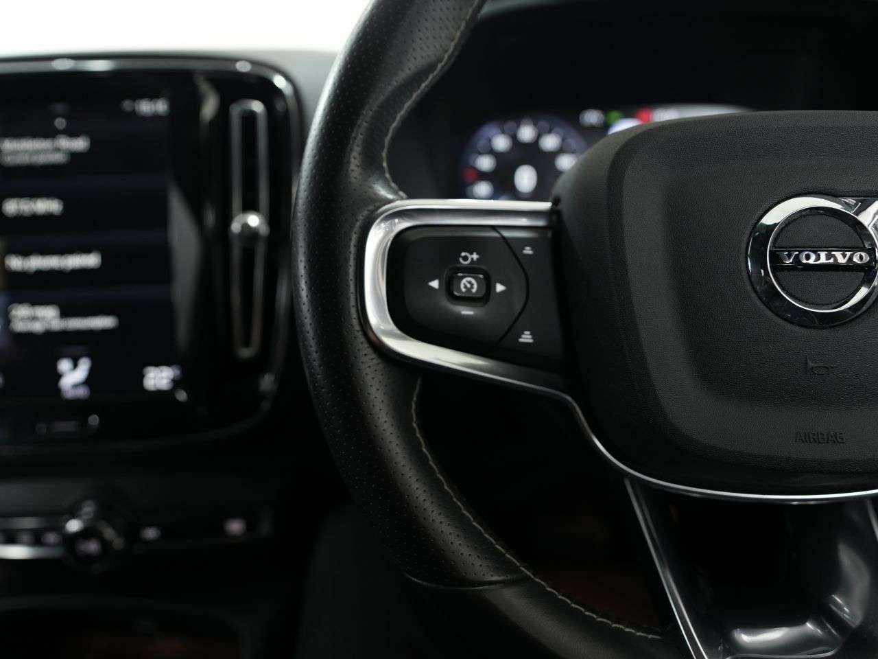 2020 VOLVO XC40 2020 VOLVO XC40