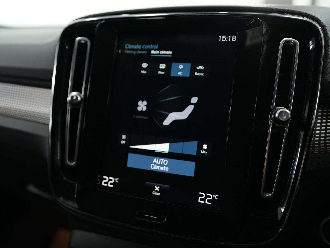 2020 VOLVO XC40 2020 VOLVO XC40