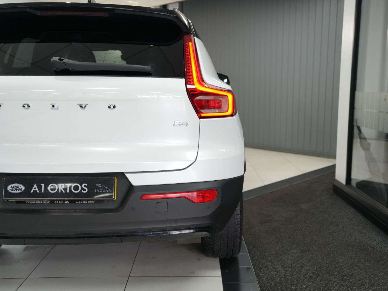 2020 VOLVO XC40 2020 VOLVO XC40
