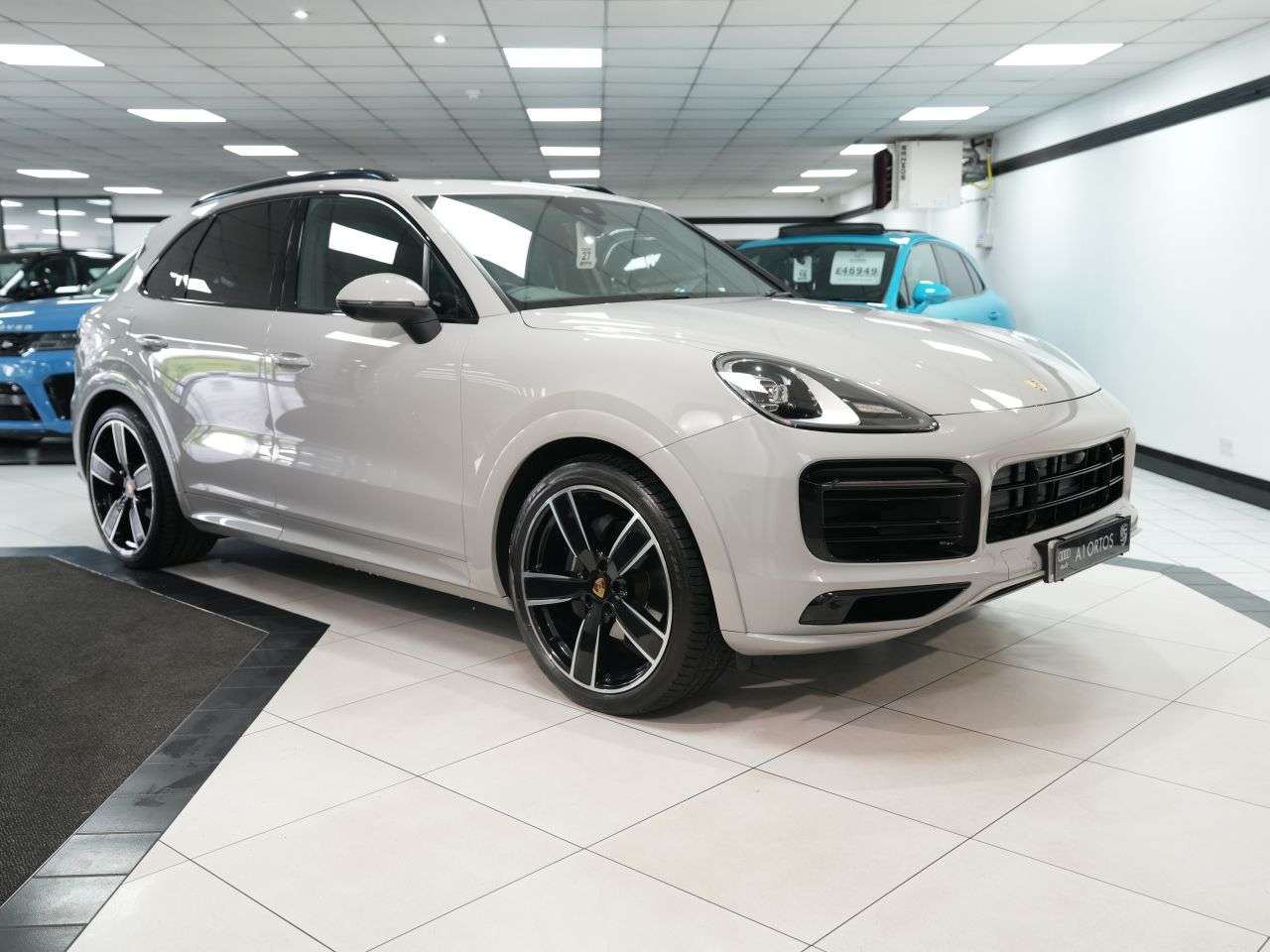 A 2023 PORSCHE CAYENNE 3.0T V6 Platinum Edition SUV 5dr Petrol TiptronicS 4WD Euro 6 (s/s) (340 ps A 2023 PORSCHE CAYENNE 3.0T V6 Platinum Edition SUV 5dr Petrol TiptronicS 4WD Euro 6 (s/s) (340 ps