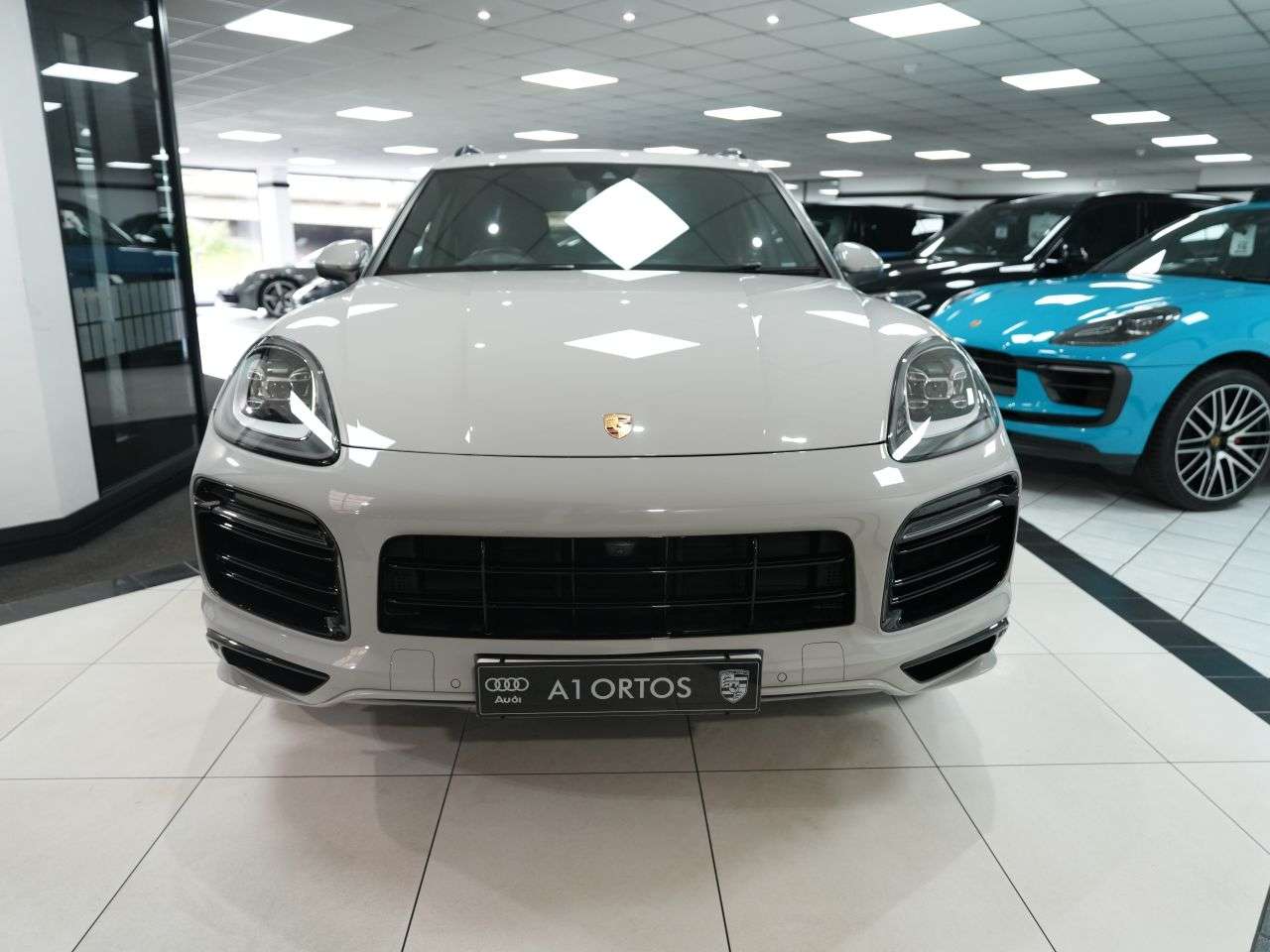 A 2023 PORSCHE CAYENNE 3.0T V6 Platinum Edition SUV 5dr Petrol TiptronicS 4WD Euro 6 (s/s) (340 ps A 2023 PORSCHE CAYENNE 3.0T V6 Platinum Edition SUV 5dr Petrol TiptronicS 4WD Euro 6 (s/s) (340 ps