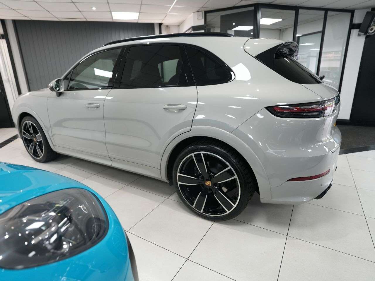 2023 PORSCHE CAYENNE 2023 PORSCHE CAYENNE