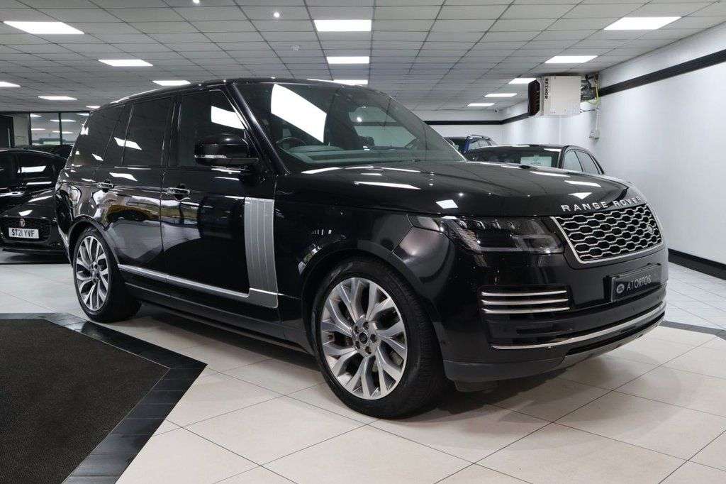 A 2019 LAND ROVER RANGE ROVER 3.0 SD V6 Autobiography SUV 5dr Diesel Auto 4WD Euro 6 (s/s) (275 ps) AMAZI A 2019 LAND ROVER RANGE ROVER 3.0 SD V6 Autobiography SUV 5dr Diesel Auto 4WD Euro 6 (s/s) (275 ps) AMAZI