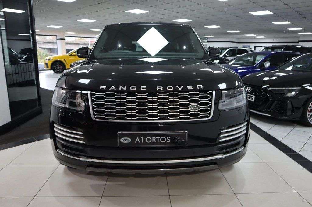 A 2019 LAND ROVER RANGE ROVER 3.0 SD V6 Autobiography SUV 5dr Diesel Auto 4WD Euro 6 (s/s) (275 ps) AMAZI A 2019 LAND ROVER RANGE ROVER 3.0 SD V6 Autobiography SUV 5dr Diesel Auto 4WD Euro 6 (s/s) (275 ps) AMAZI