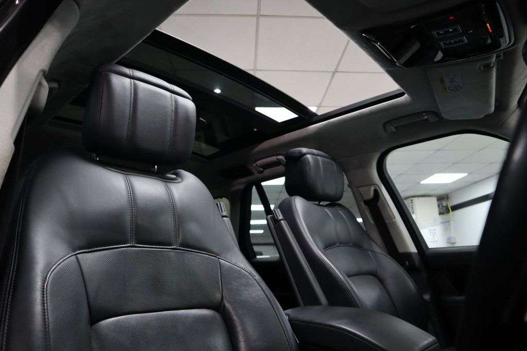 A 2019 LAND ROVER RANGE ROVER 3.0 SD V6 Autobiography SUV 5dr Diesel Auto 4WD Euro 6 (s/s) (275 ps) AMAZI A 2019 LAND ROVER RANGE ROVER 3.0 SD V6 Autobiography SUV 5dr Diesel Auto 4WD Euro 6 (s/s) (275 ps) AMAZI