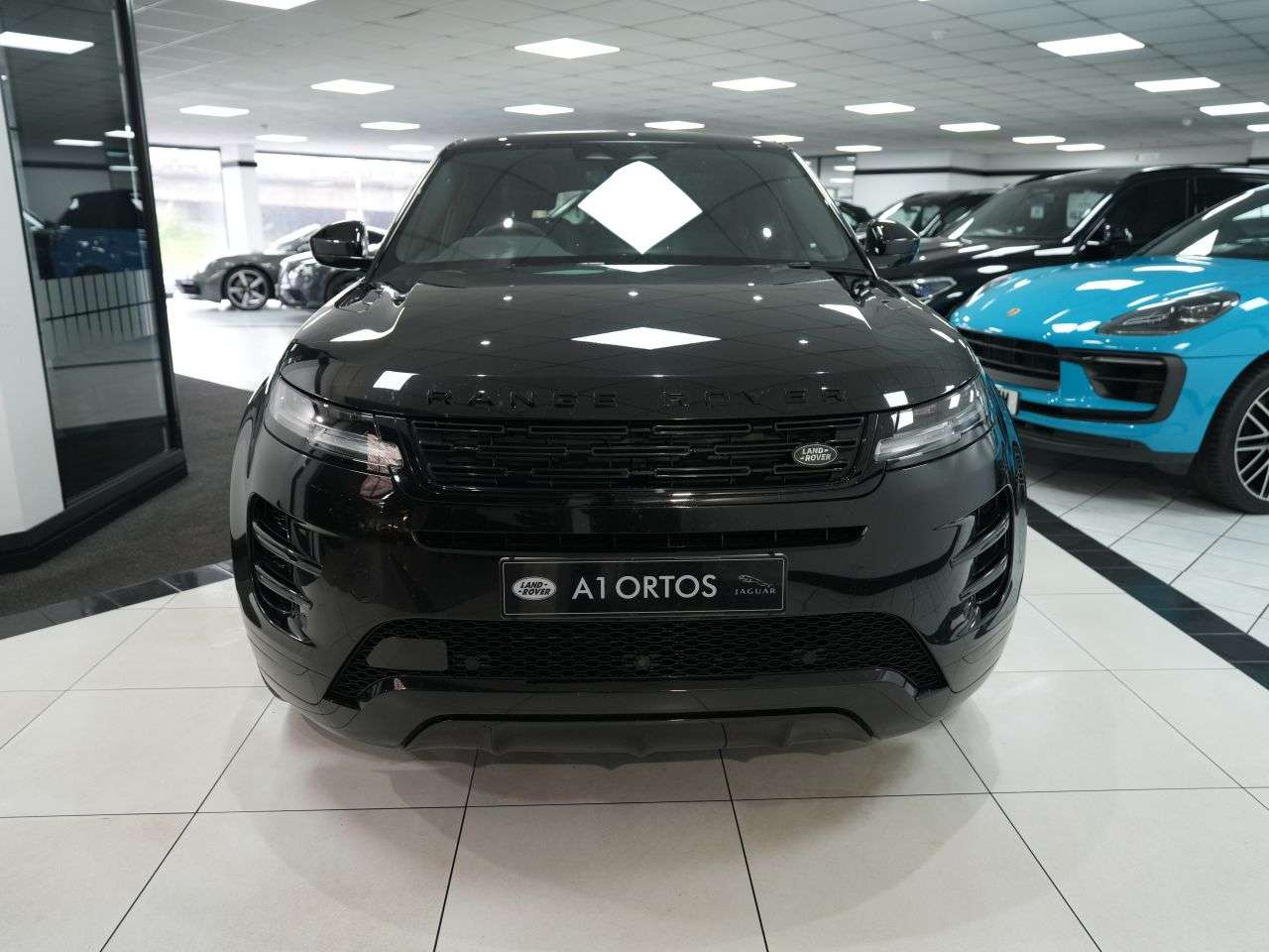A 2023 LAND ROVER RANGE ROVER EVOQUE 2.0 D200 MHEV Dynamic SE SUV 5dr Diesel Auto 4WD Euro 6 (s/s) (204 ps) 1 FO A 2023 LAND ROVER RANGE ROVER EVOQUE 2.0 D200 MHEV Dynamic SE SUV 5dr Diesel Auto 4WD Euro 6 (s/s) (204 ps) 1 FO