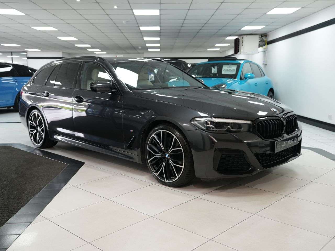 A 2020 BMW 5 SERIES 3.0 530d MHT M Sport Touring 5dr Diesel Hybrid Steptronic xDrive Euro 6 (s/ A 2020 BMW 5 SERIES 3.0 530d MHT M Sport Touring 5dr Diesel Hybrid Steptronic xDrive Euro 6 (s/