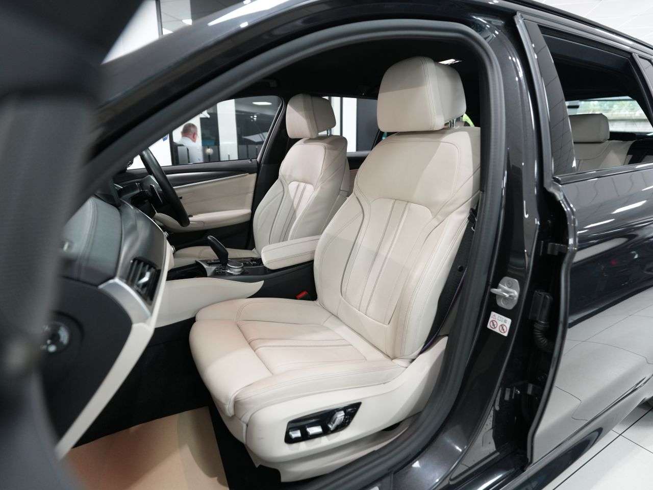 2020 BMW 5 SERIES 2020 BMW 5 SERIES