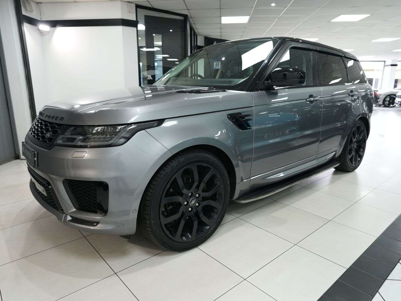 A 2019 LAND ROVER RANGE ROVER SPORT 3.0 SD V6 Autobiography Dynamic SUV 5dr Diesel Auto 4WD Euro 6 (s/s) (306 p A 2019 LAND ROVER RANGE ROVER SPORT 3.0 SD V6 Autobiography Dynamic SUV 5dr Diesel Auto 4WD Euro 6 (s/s) (306 p