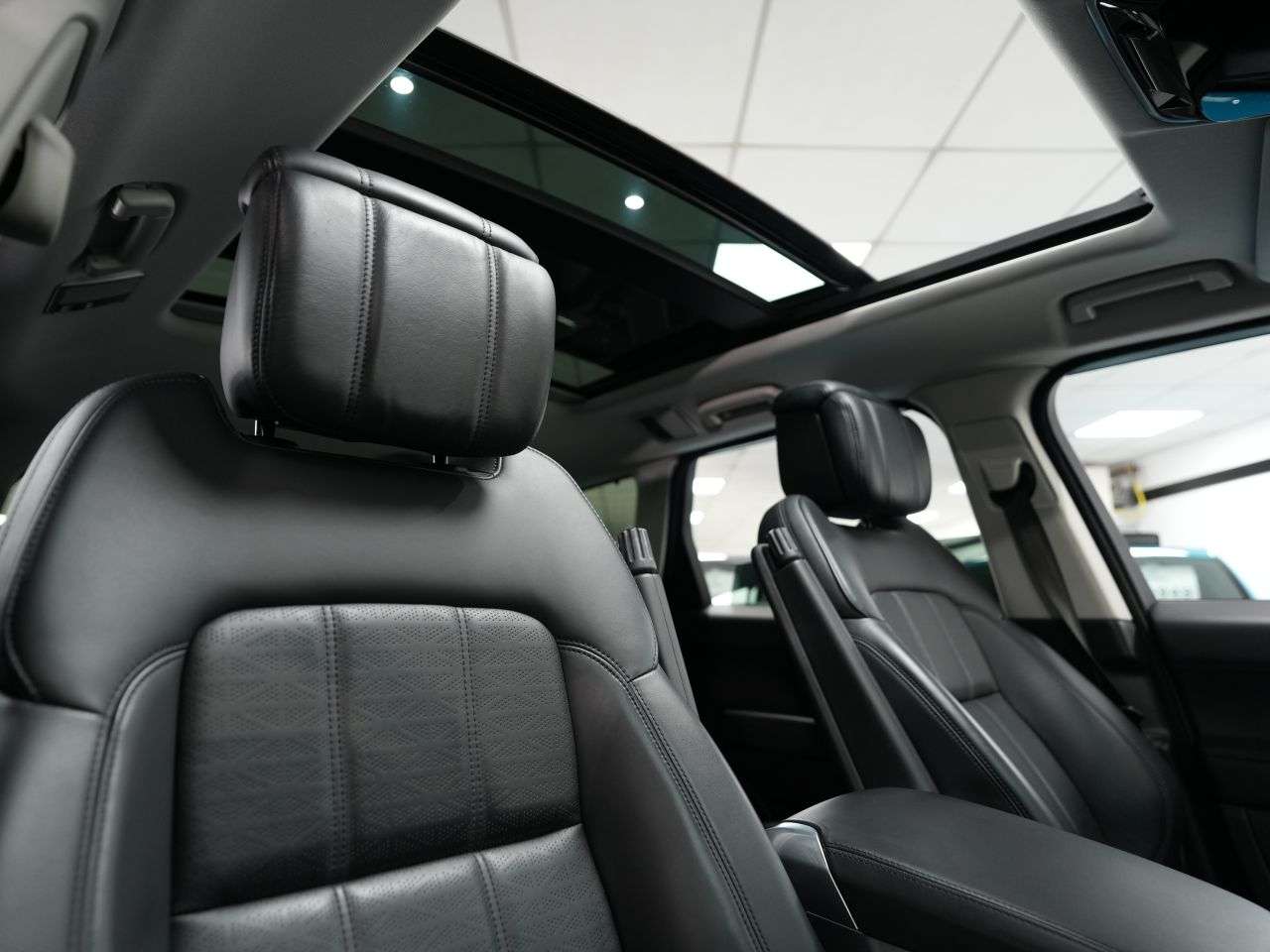A 2019 LAND ROVER RANGE ROVER SPORT 3.0 SD V6 Autobiography Dynamic SUV 5dr Diesel Auto 4WD Euro 6 (s/s) (306 p A 2019 LAND ROVER RANGE ROVER SPORT 3.0 SD V6 Autobiography Dynamic SUV 5dr Diesel Auto 4WD Euro 6 (s/s) (306 p